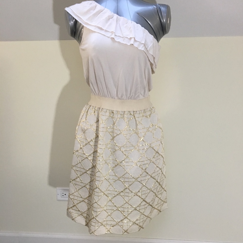 One shoulder dress